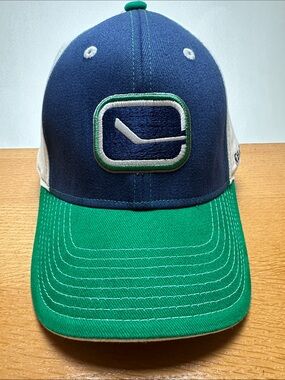 Classic Vancouver Canucks logo Reebok NHL cap